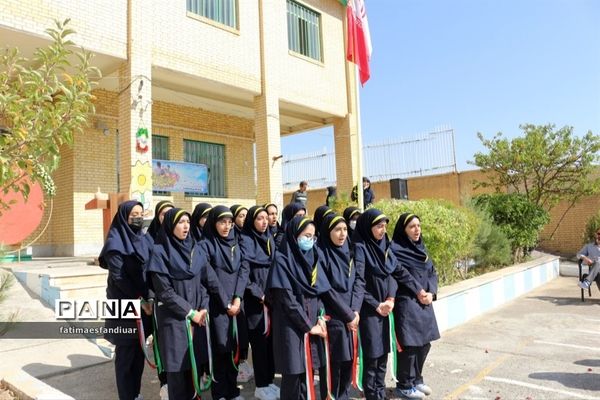 برگزاری جشن عاطفه‌ها در دبیرستان حضرت خدیجه ( س) فیروزکوه