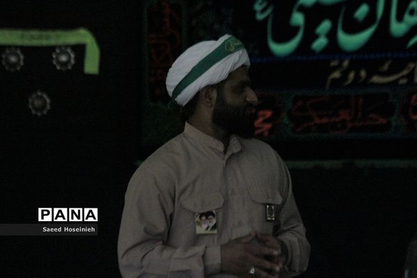 وداع دانش‌آموزان دبیرستان امام خمینی(ره) قم با پیکر شهید گمنام