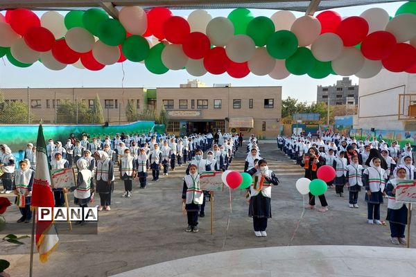 بازدید قائم مقام سازمان دانش‌آموزی جمهوری اسلامی ایران از مدرسه تمام تشکیلاتی حاج حسن اصلانی 2 اصفهان