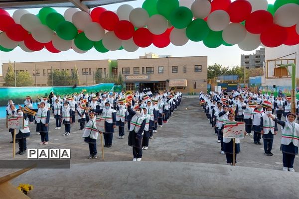 بازدید قائم مقام سازمان دانش‌آموزی جمهوری اسلامی ایران از مدرسه تمام تشکیلاتی حاج حسن اصلانی 2 اصفهان