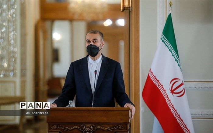 وزیر امور خارجه: موضع اصولی ایران مخالفت با تسلیح طرفین در جنگ اوکراین است