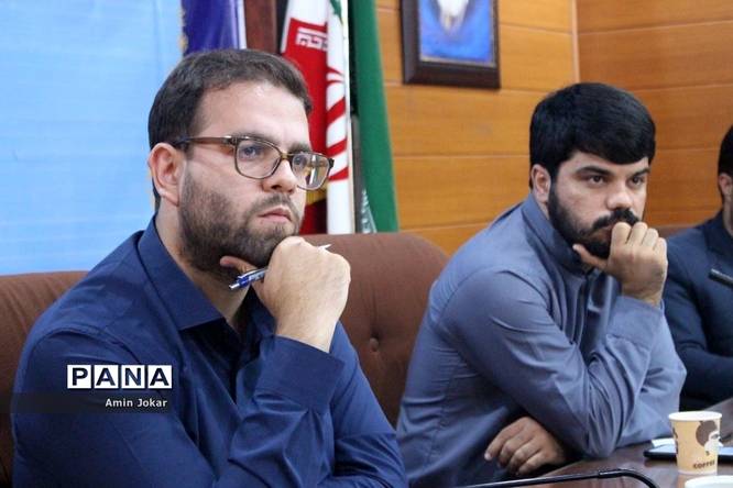 سلسله جلسات جهاد تبیین ویژه مربیان برتر سازمان دانشآموزی نواحی چهارگانه شیراز