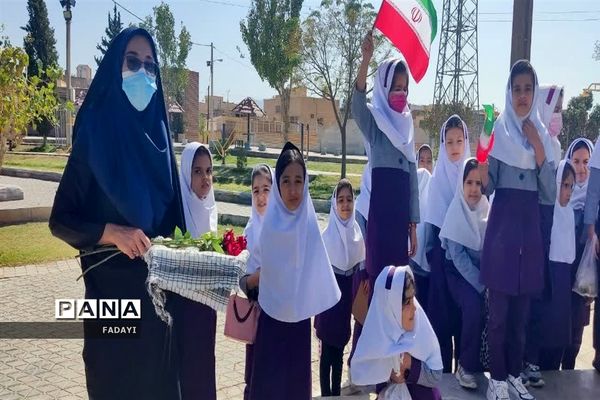 هفته ملی کودک با شعار «حال خوش کودکی، رنگ خوش زندگی» در اردستان