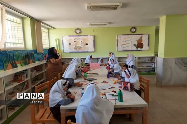 هفته ملی کودک با شعار «حال خوش کودکی، رنگ خوش زندگی» در اردستان