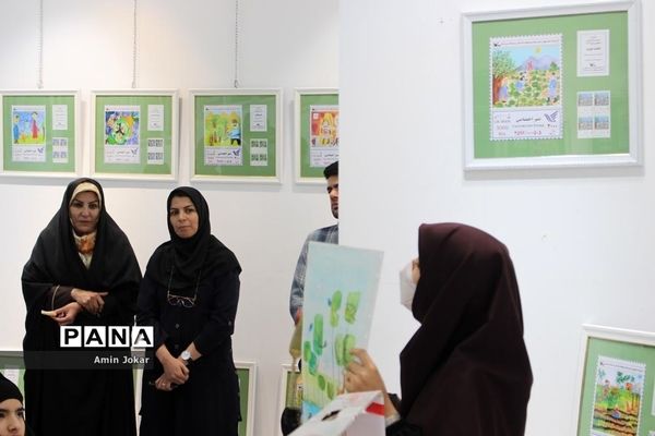 نمایشگاه نقاشی نقشینه در اداره‌کل آموزش و پرورش فارس