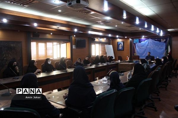 برگزاری نشست تبیینی سواد رسانه‌ای ویژه دانش‌آموز‌خبرنگاران خبرگزاری پانا فارس