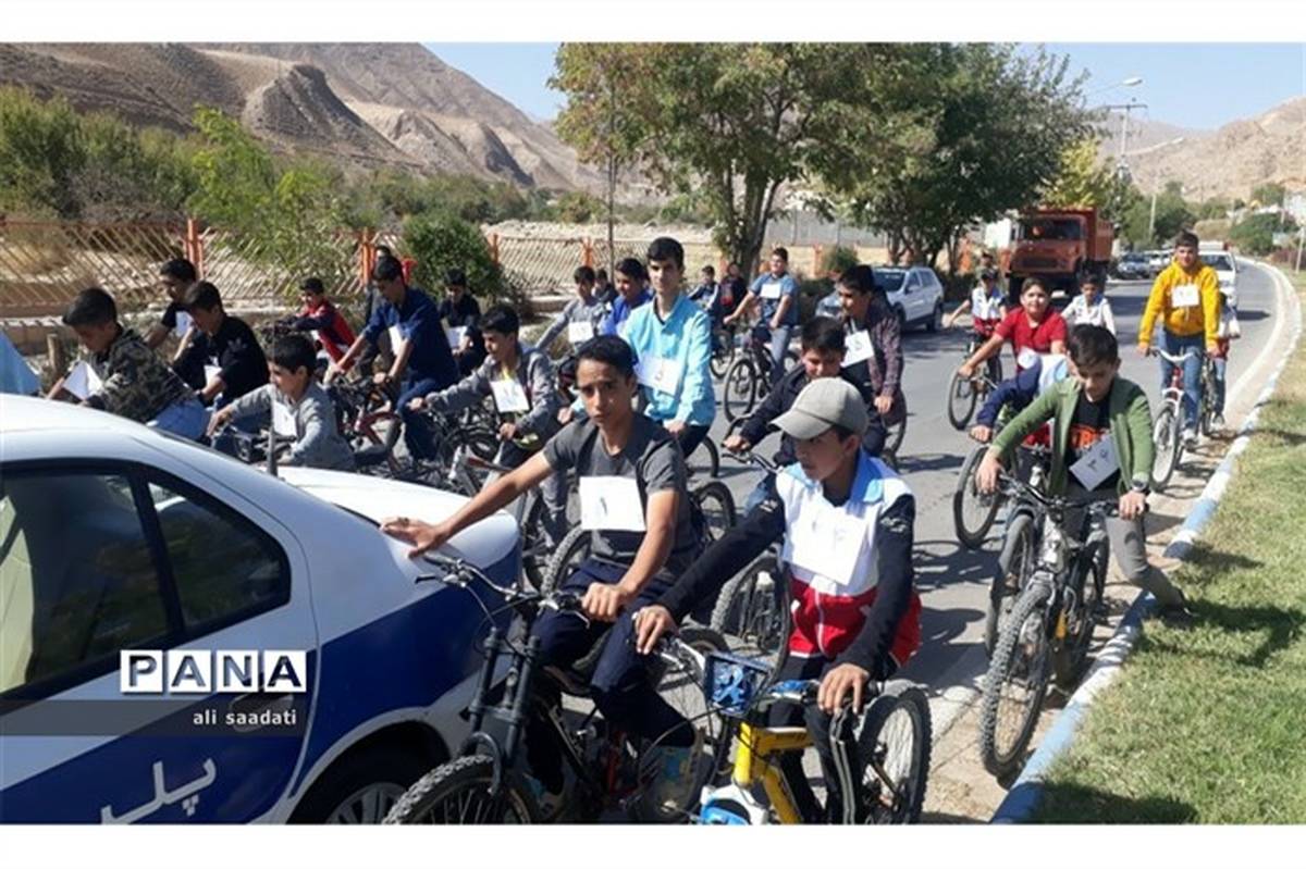 مسابقه دوچرخه‌سواری مدارس سطح شهر کلات برگزار شد