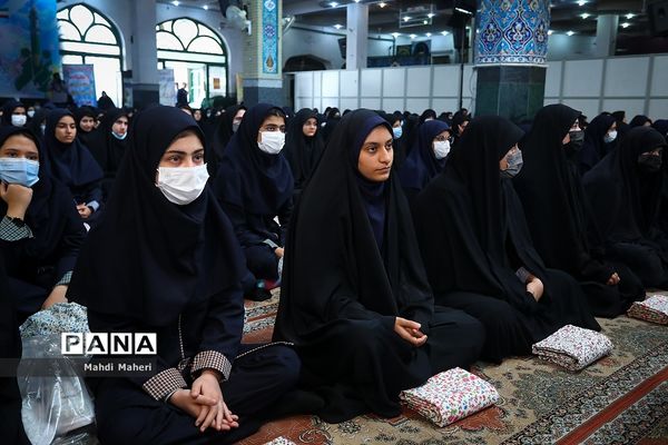 برگزاری نماز جماعت دانش‌آموزی طرح (نورچشم)