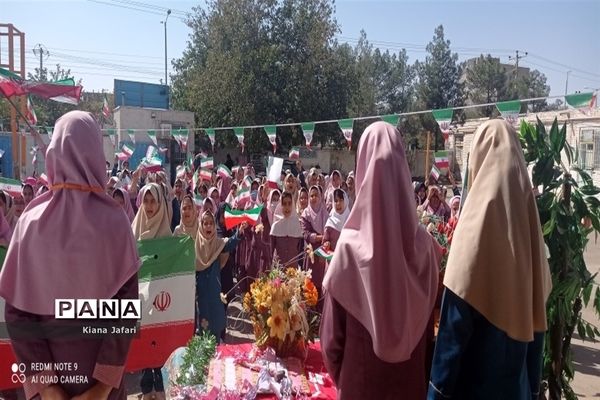 آیین مراسم جشن عاطفه و جشن پرچم در دبستان سمیه کاشمر