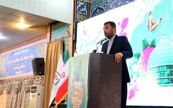 دانش‌آموزان برگزیده مسابقات، چراغ‌های روشن مدارس هستند