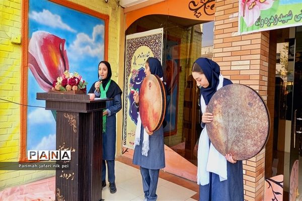 جشن میلاد حضرت رسول اکرم(ص) و امام جعفر صادق(ع) در دبیرستان شهید زهره‌وند قرچک