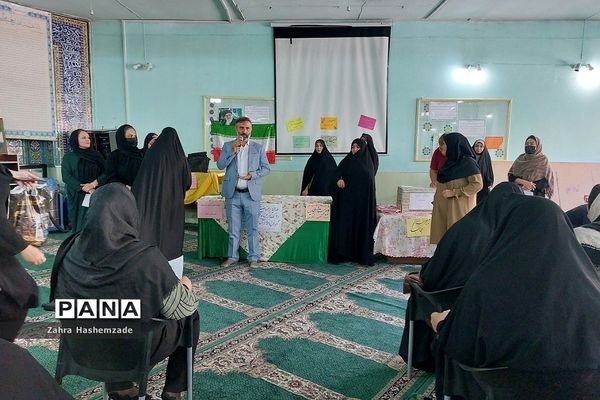 انتخابات انجمن اولیا و مربیان دبیرستان حجاب ناحیه یک شهرری