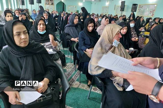 انتخابات انجمن اولیا و مربیان دبیرستان حجاب ناحیه یک شهرری