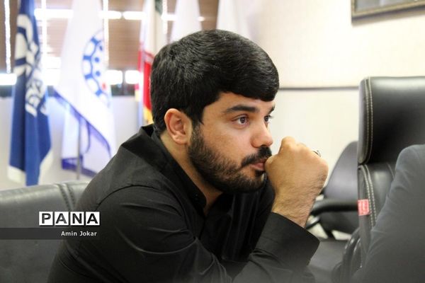 نشست تبیینی اعضای قرارگاه شهید اسکندری سازمان دانش‌آموزی در فارس