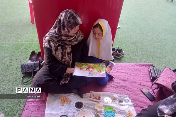 بزرگداشت روز سالمند در دبستان ریحان شهریار