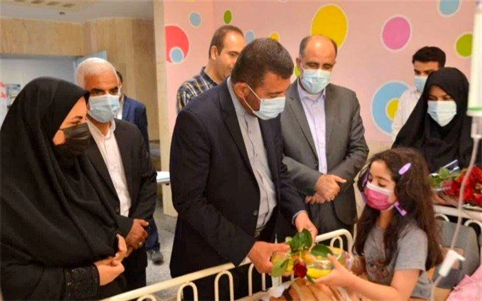 مدیرکل آموزش و پرورش استان بوشهر از کودکان بیمار عیادت کرد