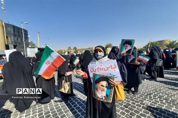 حضور پرشور بانوان شیرازی در همایش بانوان فاطمی