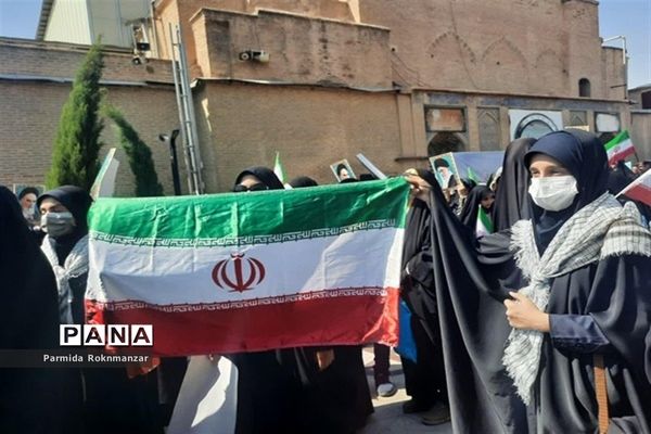 حضور پرشور بانوان شیرازی در همایش بانوان فاطمی