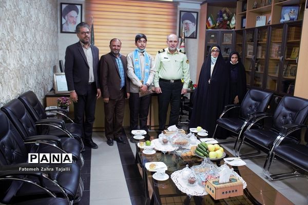 تقدیر دانش‌آموزان سمنانی از زحمات نیروی جان بر کف انتظامی