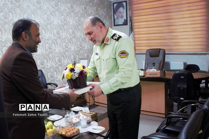 تقدیر دانشآموزان سمنانی از زحمات نیروی جان بر کف انتظامی