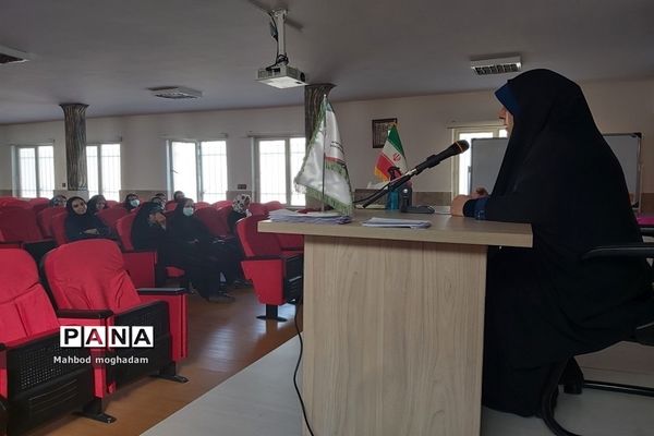 برگزاری جلسه انجمن اولیا مربیان دبیرستان شهیده معصومه قزوینی منطقه ۱۳