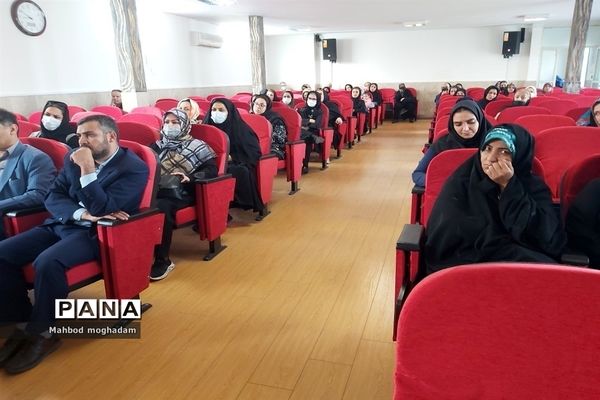 برگزاری جلسه انجمن اولیا مربیان دبیرستان شهیده معصومه قزوینی منطقه ۱۳