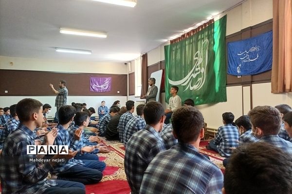 جشن میلاد پیامبر(ص) در دبیرستان استعدادهای درخشان شهید بهشتی رودهن