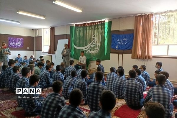 جشن میلاد پیامبر(ص) در دبیرستان استعدادهای درخشان شهید بهشتی رودهن