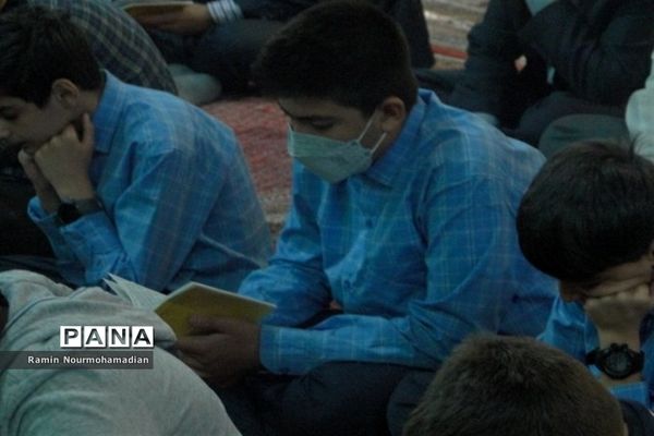 حضور دانش‌آموزان و فرهنگیان منطقه۹ در دعای ندبه