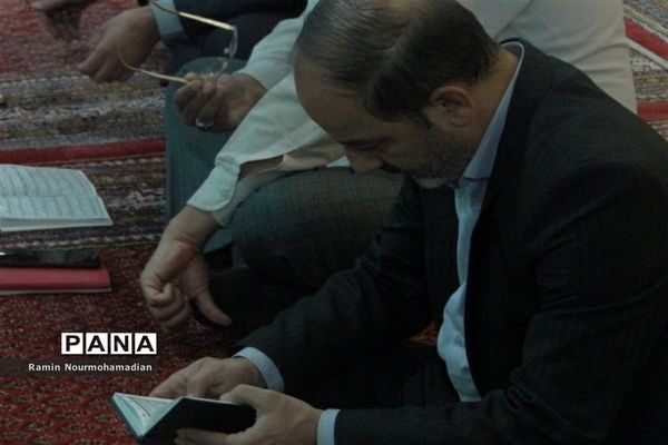 حضور دانش‌آموزان و فرهنگیان منطقه۹ در دعای ندبه