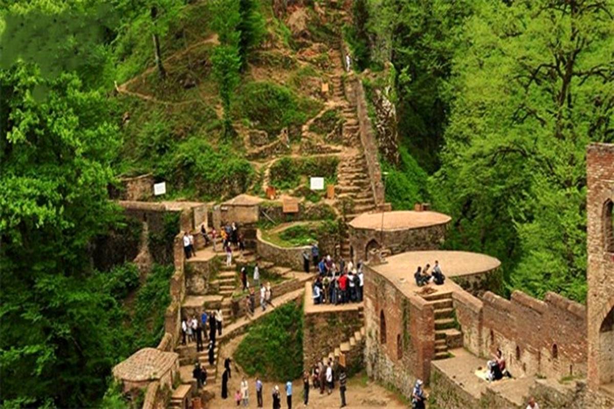 توسعه رشته گردشگری در هنرستان‌ها منجر به عدم وابستگی اقتصاد به درآمد نفتی می‌شود