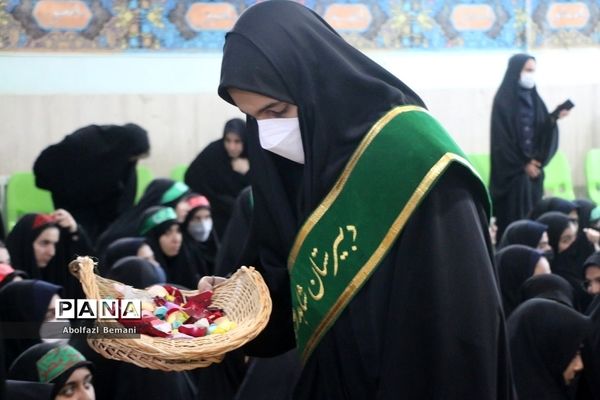 استقبال از شهید گمنام در دبیرستان شاهد رضویه قم