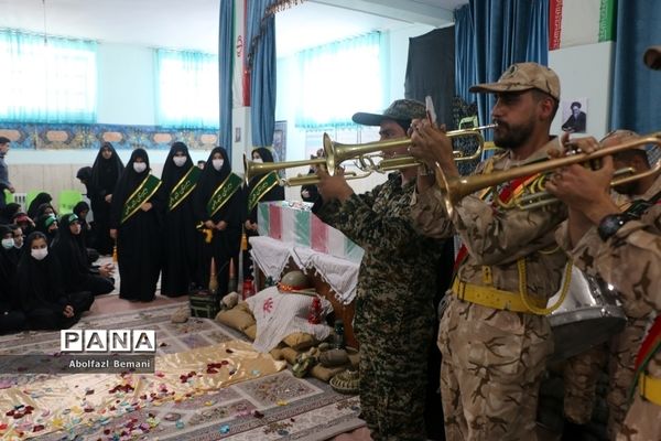 استقبال از شهید گمنام در دبیرستان شاهد رضویه قم