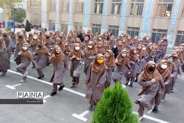 زنگ‌ ورزش و نشاط در دبیرستان شاهد حجاب منطقه ۱۳