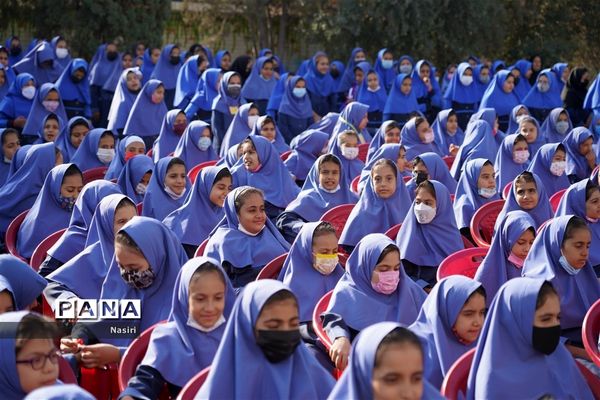 مراسم هفته پیوند اولیا و مربیان در مدرسه مکتبی ناحیه 4 اصفهان