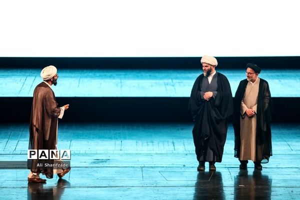 آیین اختتامیه نخستین کنگره ملی شعر وحدت اسلامی