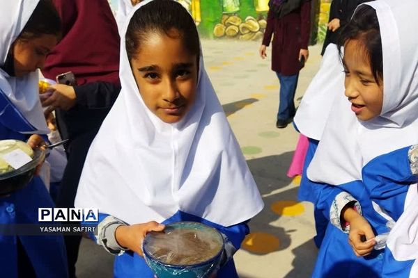 برگزاری جشنواره غذا در دبستان شهید‌کمانی فشافویه
