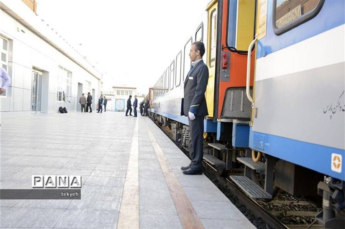 حرکت قطار سمنان- مشهد با ظرفیت ۴۰۰ مسافر از روز پنجشنبه