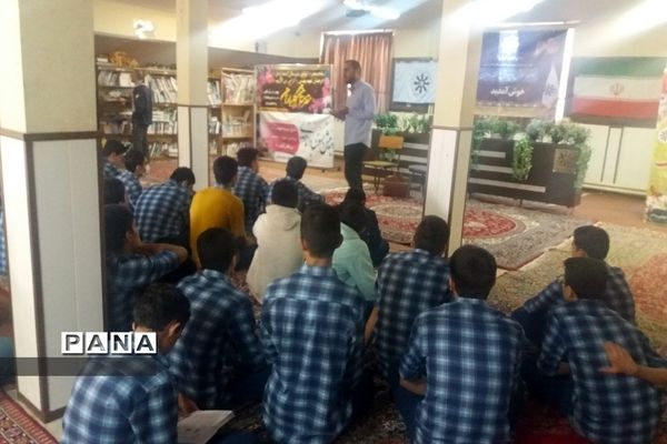 برگزاری نشست‌های  بصیرتی در دبیرستان شهید‌بهشتی  رودهن
