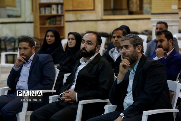 بازدید مدیران سازمان دانش‌آموزی استان‌ها از حسینیه اعظم زنجان