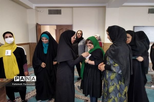 برگزاری انتخابات انجمن اولیا و مربیان درآموزشگاه نشاط شهرستان اسلامشهر