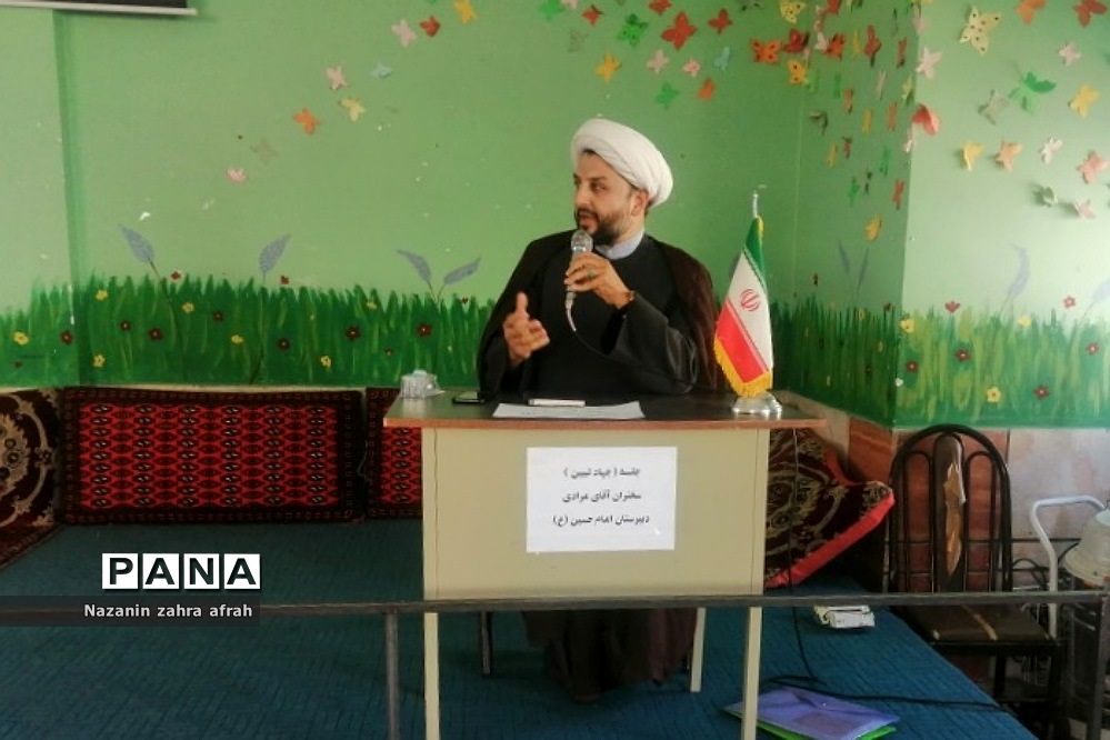 برگزاری جلسه جهاد تبیین در مدرسه امام حسین(ع) رودهن