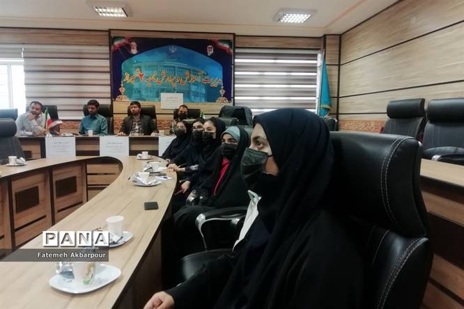 نشست تخصصی دانش‌آموزان عضو مجلس دانش‌آموزی ناحیه 2 شیراز