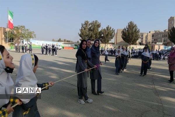 گرامیداشت هفته تربیت‌بدنی در دبستان مزرعه دختران صفادشت