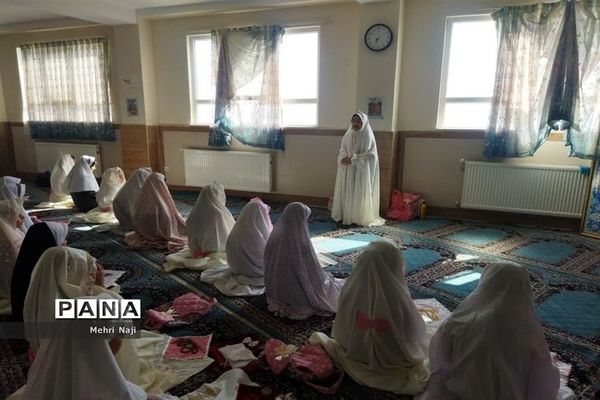 برگزاری مراسم نماز جماعت درآموزشگاه نشاط اسلامشهر