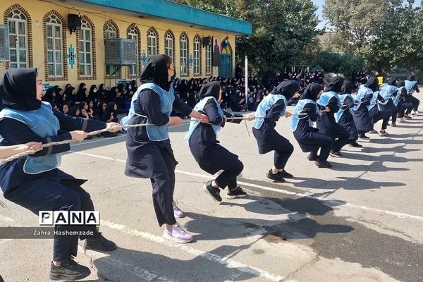 برگزاری پویش سبک زندگی سالم با تغذیه سالم در دبیرستان حجاب ناحیه یک شهرری