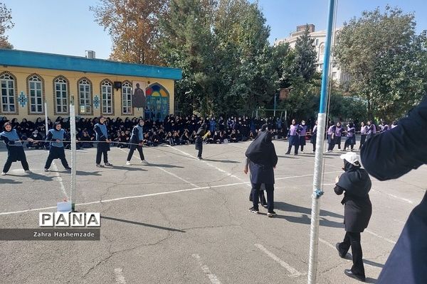 برگزاری پویش سبک زندگی سالم با تغذیه سالم در دبیرستان حجاب ناحیه یک شهرری