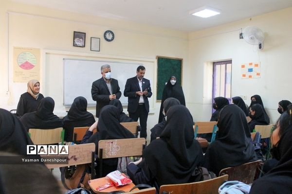 بازدید فرماندار بوشهر از دبیرستان زینبیه