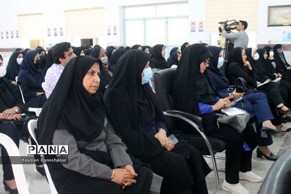 مراسم هفته پیوند اولیا و مربیان در دبیرستان دخترانه زینبیه بوشهر