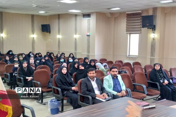 جلسه توجیهی مبلغان و مدیران مدارس مجری طرح امین در پاکدشت